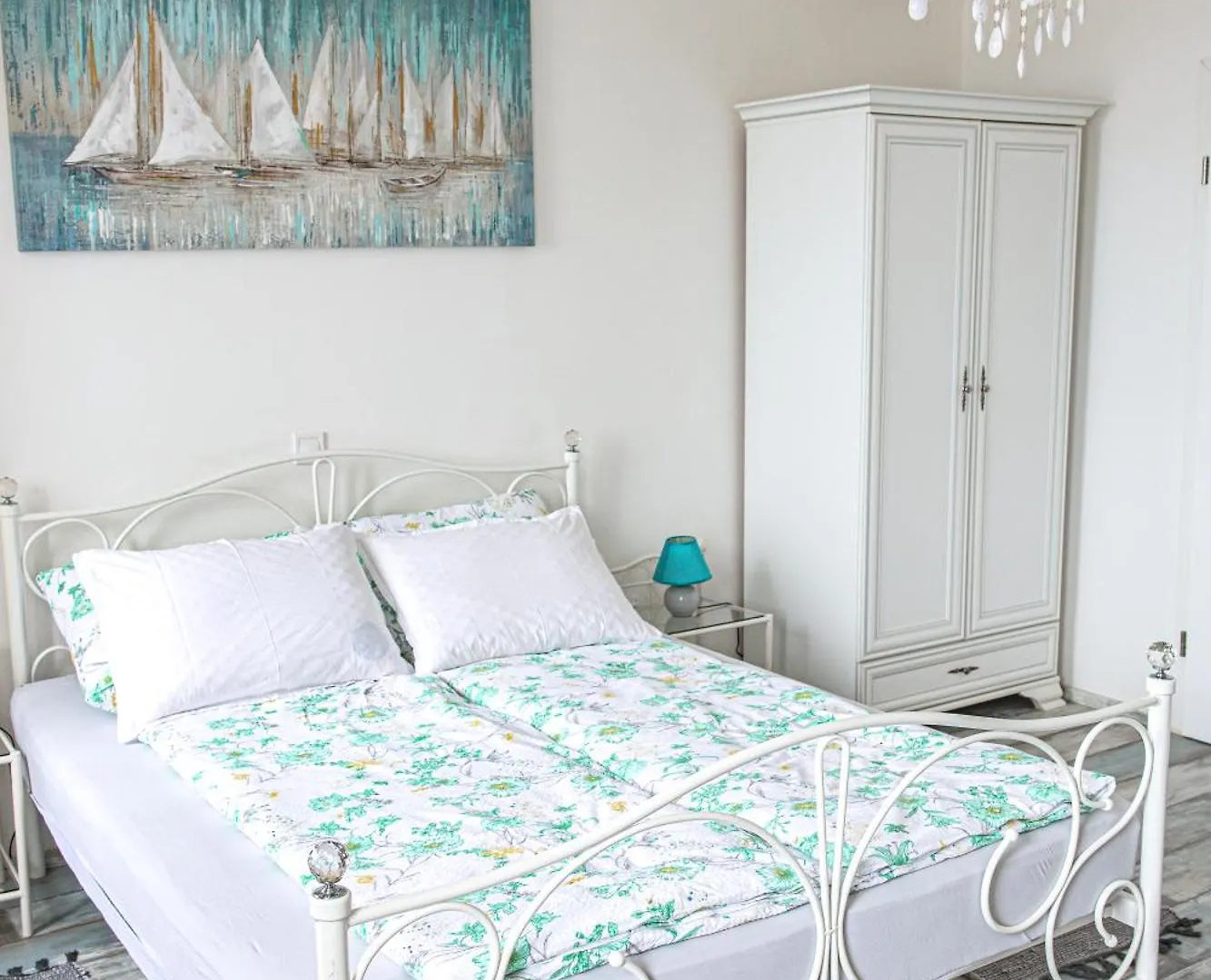 Main Square Apartments With Sea View Pula
