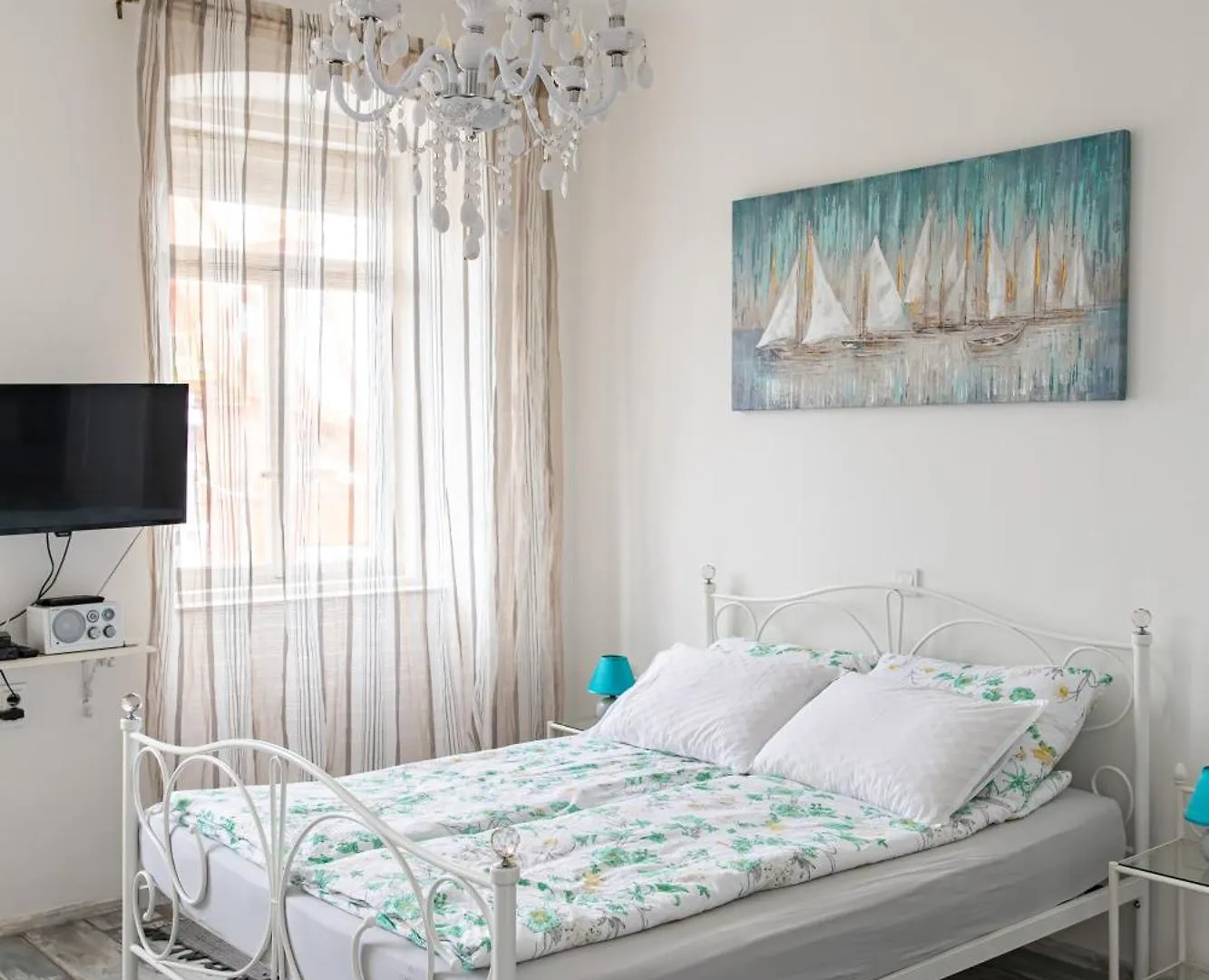 Main Square Apartments With Sea View Pula