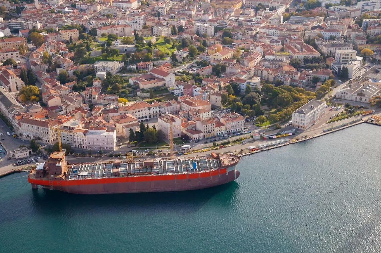 Main Square Apartments With Sea View Pula Croacia